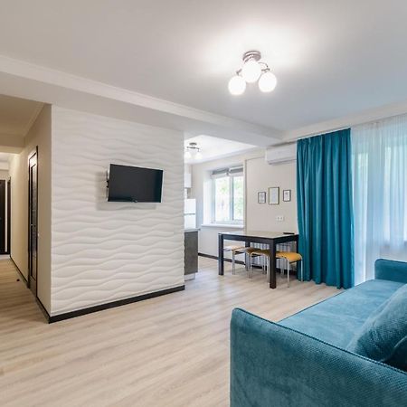 Artal Apartment On Obolonsky Avenue 16 Kiev Exteriör bild