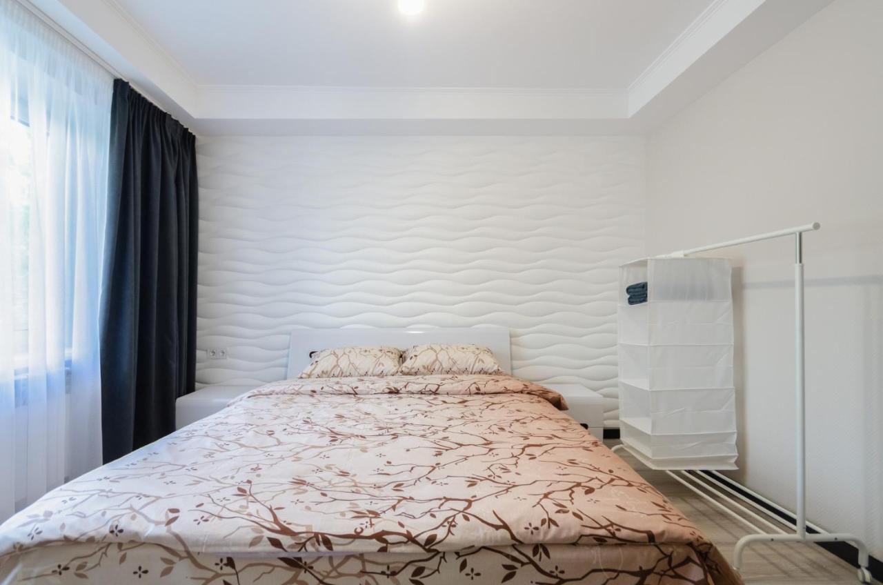 Artal Apartment On Obolonsky Avenue 16 Kiev Exteriör bild