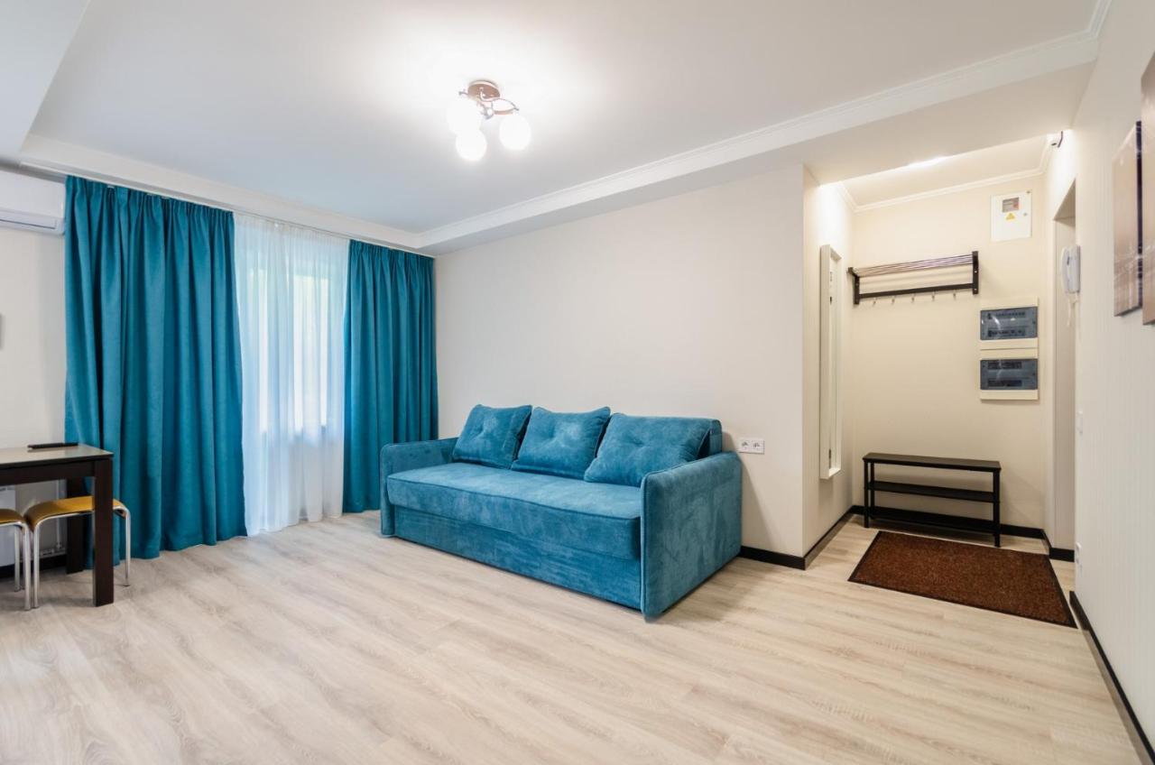 Artal Apartment On Obolonsky Avenue 16 Kiev Exteriör bild