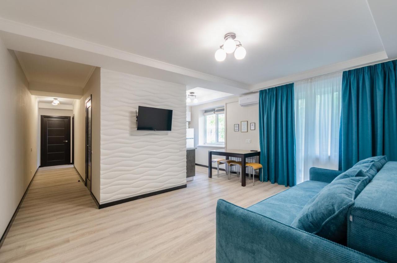 Artal Apartment On Obolonsky Avenue 16 Kiev Exteriör bild